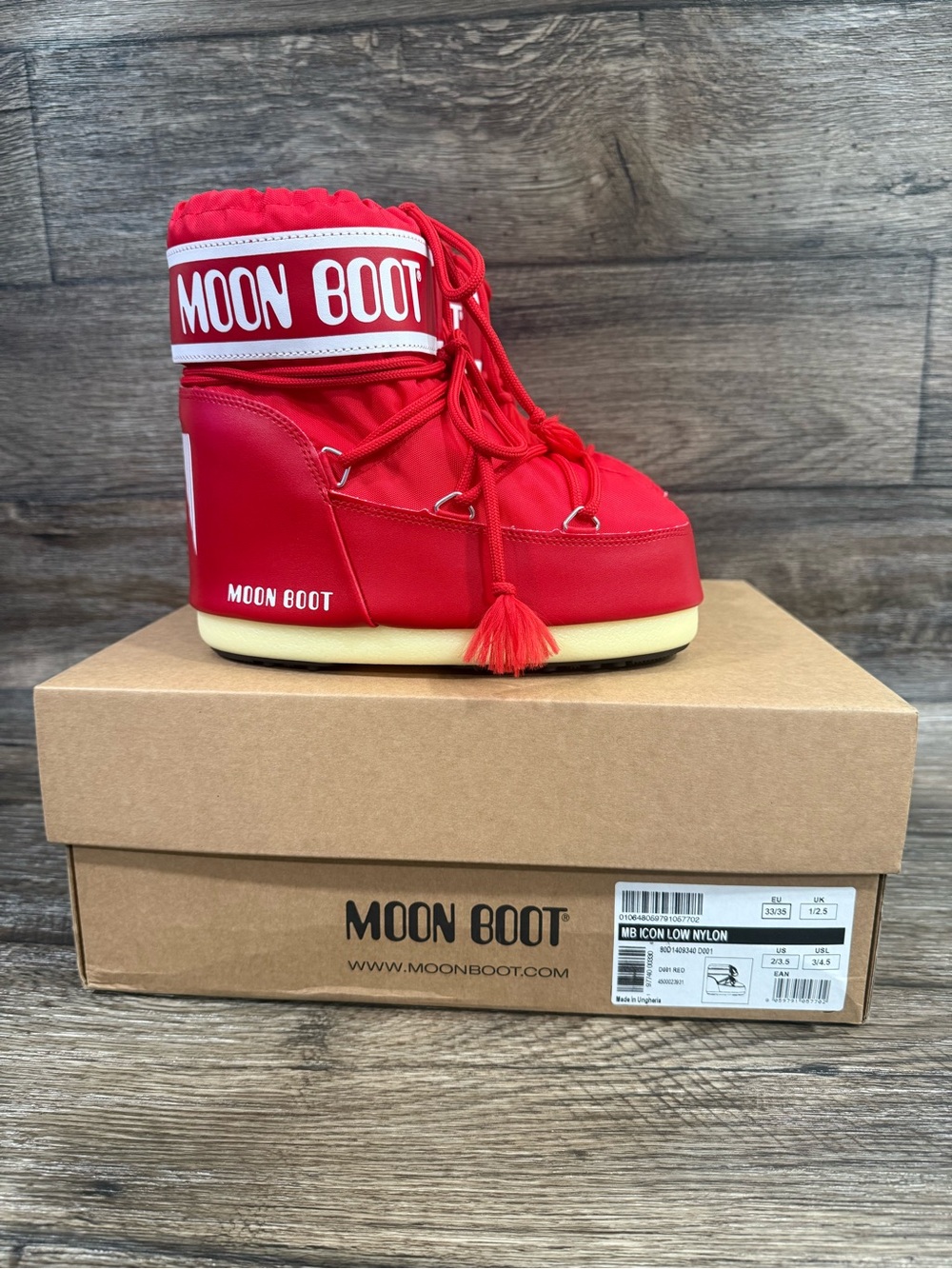 NWT Moon Boot Classic‎ Low 2 Water Repellent Nylon Boot